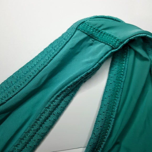 Drifit workout tank - Picture 2 of 4